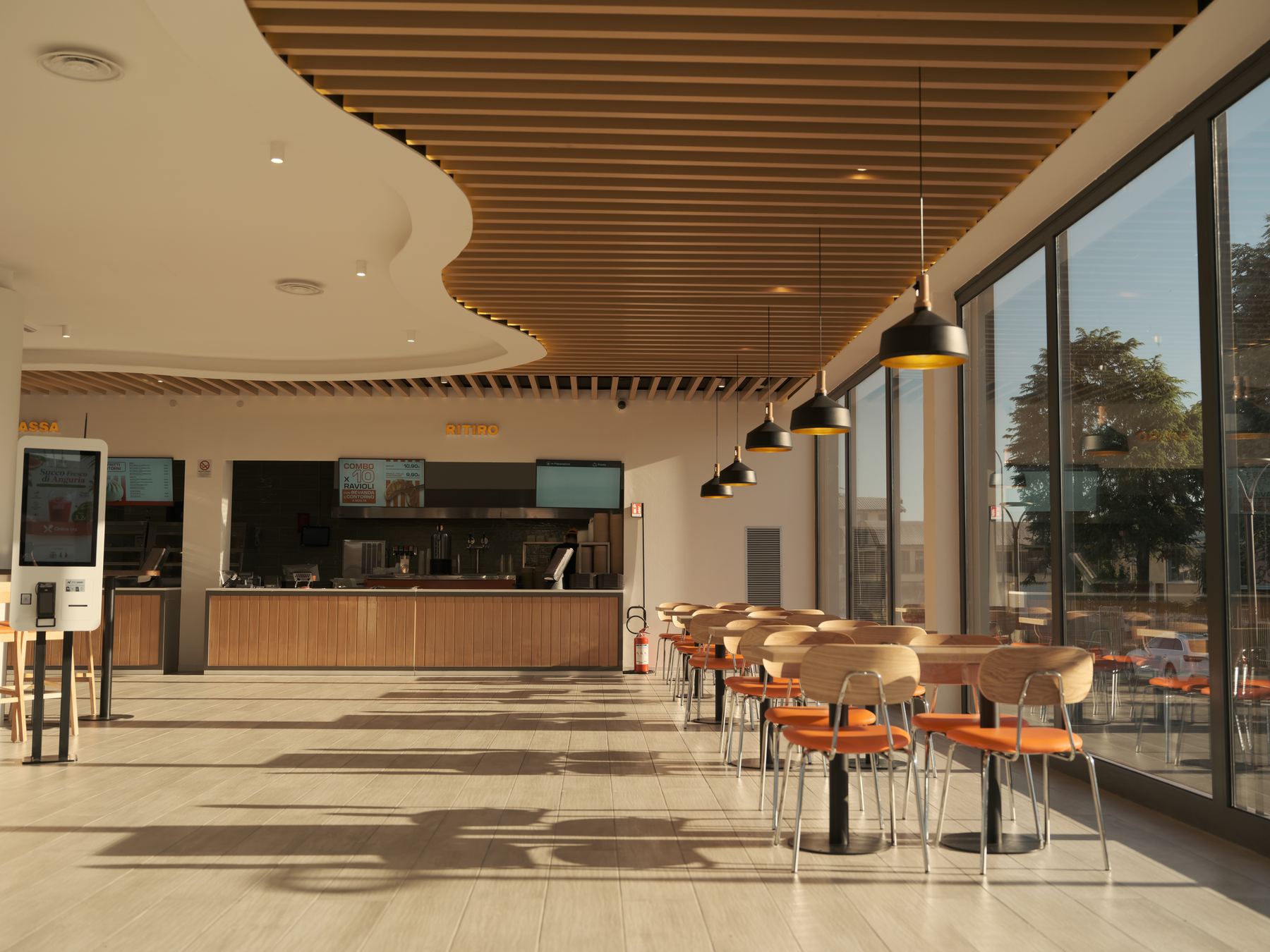 Bancone cassa e ritiro con kiosk self-service